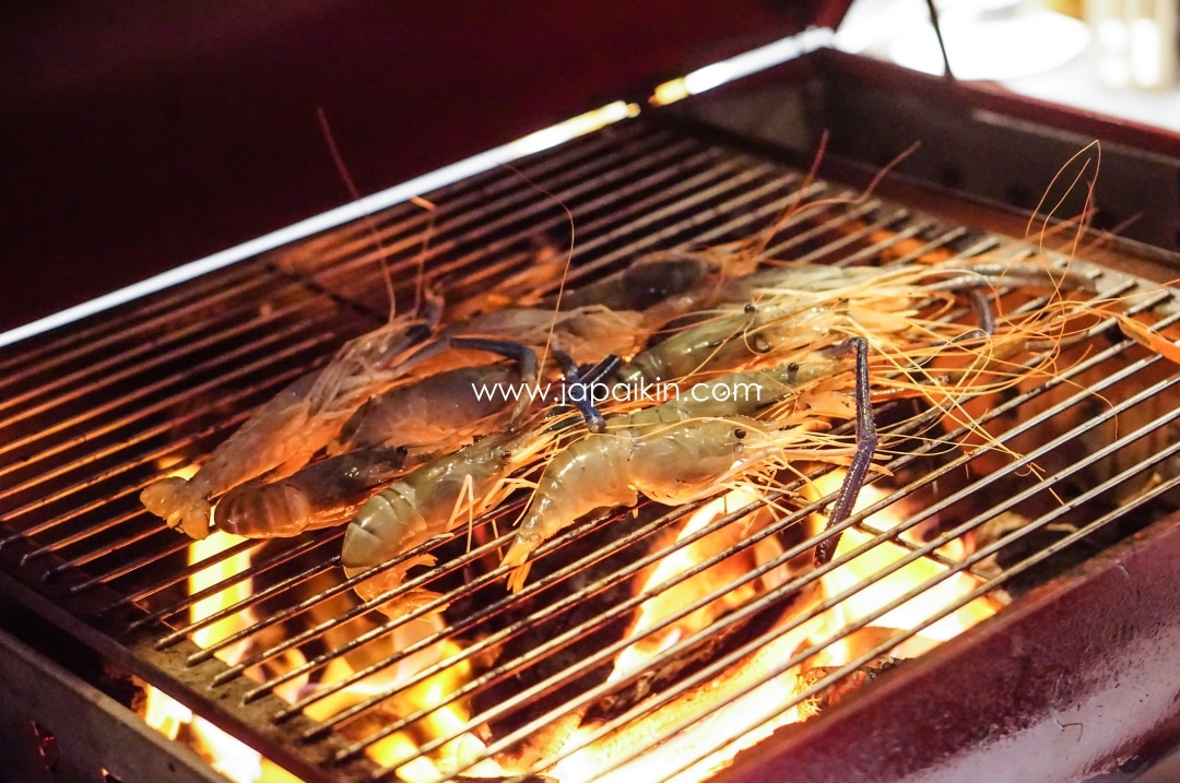 อ่านรีวิว บุฟเฟ่ต์กุ้งแม่น้ำ ห้องอาหารเดอะสแควร์ โรงแรมโนโวเทล แพลทินัม