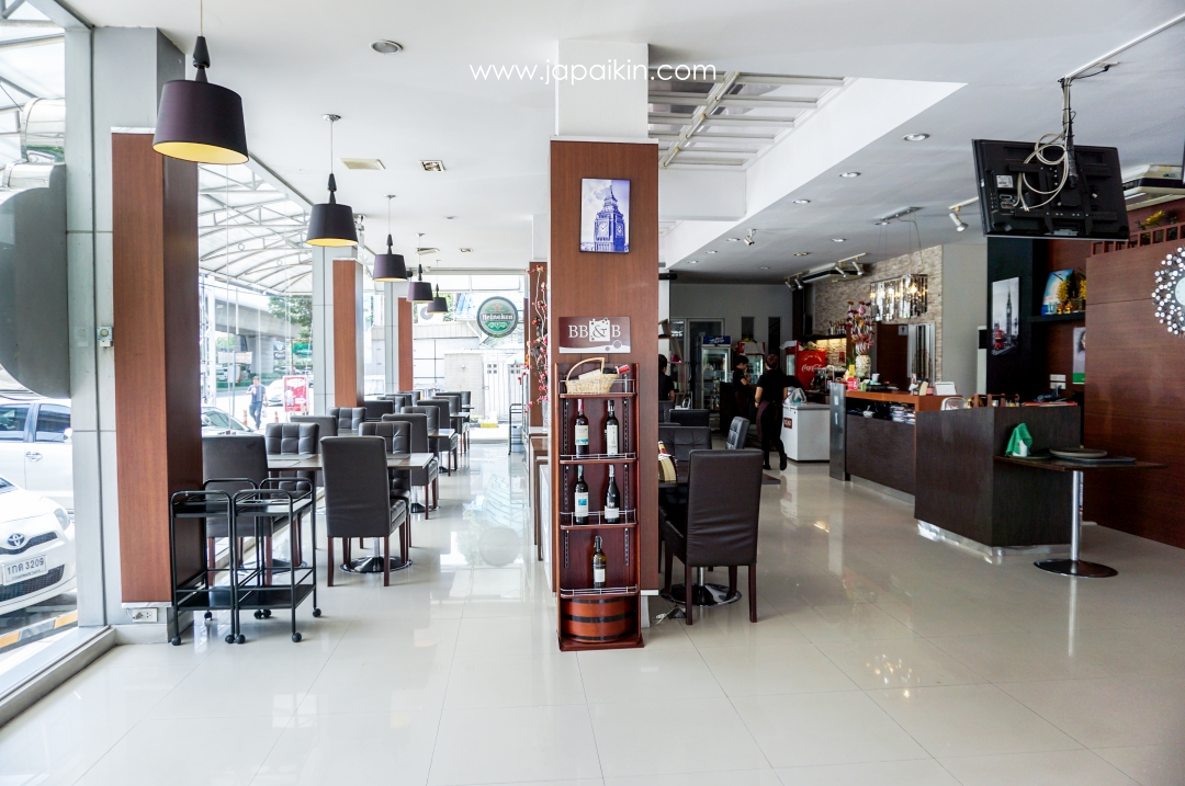 Tata steak house - บรรยากาศภายในร้าน